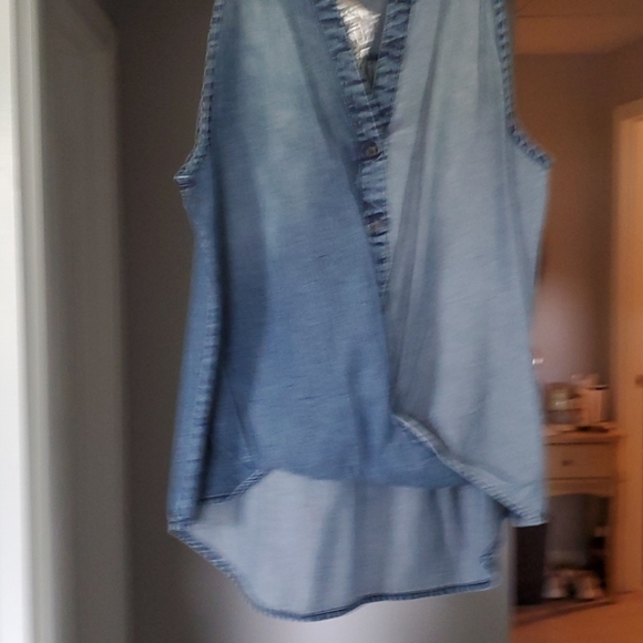 Top - Picture 2 of 2